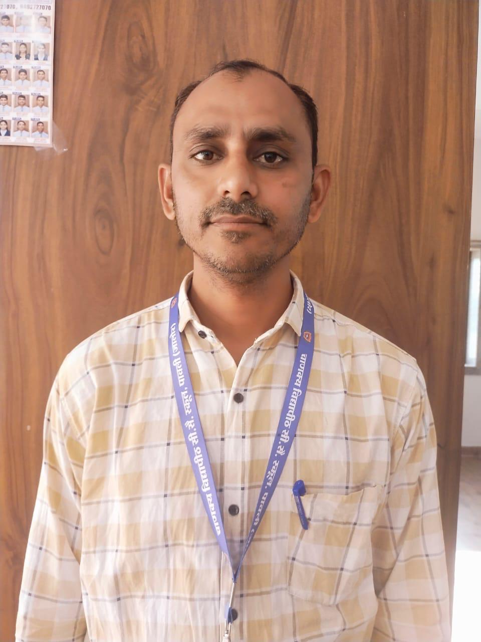 staff img